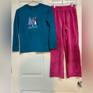 L.L. Bean Girls Teal & Red Pine Trees Top & Red Velour Pajama Pants - Medium GUC